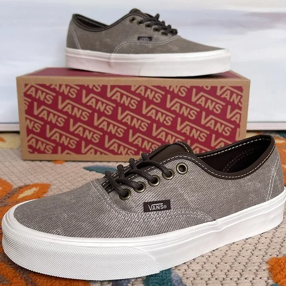 Vans Men’s Authentic
C&L Gray
VN0009PVBXC
Sneakers - Picture 2 of 16